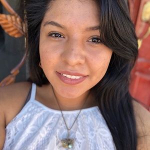 Meet your Posher, Gloria